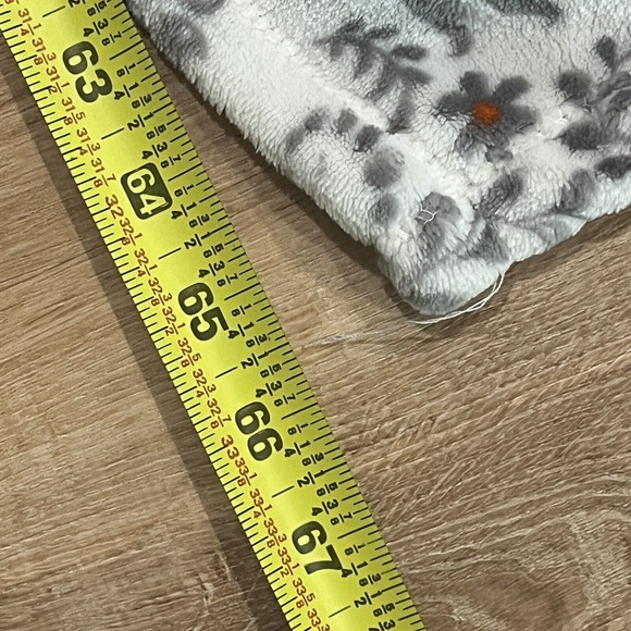 Skull & Bones 100% Polyester Soft Plush 55"x66" Halloween Throw Blanket New - Picture 5 of 6